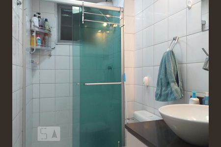 Banheiro de apartamento à venda com 2 quartos, 50m² em Parque Fongaro, São Paulo