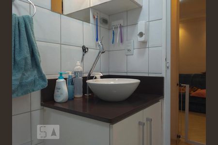 Banheiro de apartamento à venda com 2 quartos, 50m² em Parque Fongaro, São Paulo