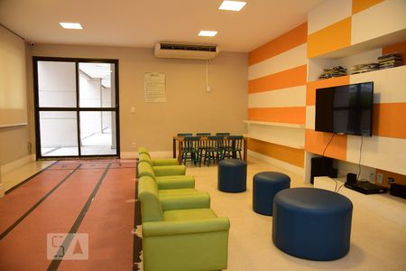 Apartamento para alugar com 70m², 2 quartos e 1 vagaÁrea comum - Salão de Jogos Infantil