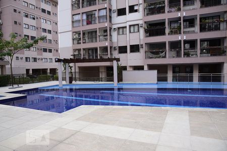 Apartamento para alugar com 70m², 2 quartos e 1 vagaÁrea comum - Piscina