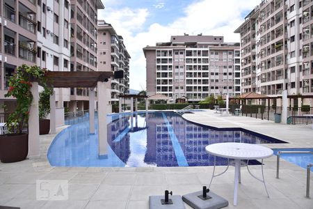 Apartamento para alugar com 70m², 2 quartos e 1 vagaÁrea comum - Piscina