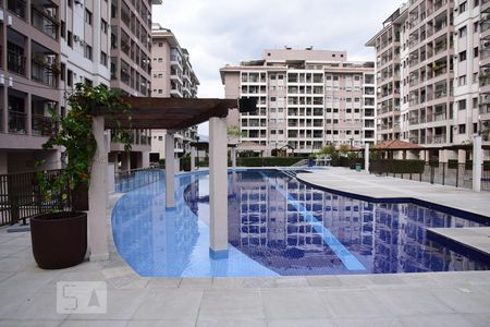 Apartamento para alugar com 70m², 2 quartos e 1 vagaÁrea comum - Piscina