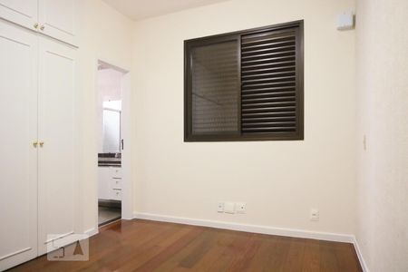 Suíte de apartamento à venda com 4 quartos, 130m² em Funcionários, Belo Horizonte