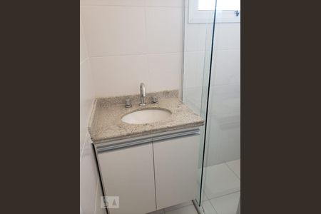 Banheiro de apartamento para alugar com 2 quartos, 56m² em Vila Yara, Osasco
