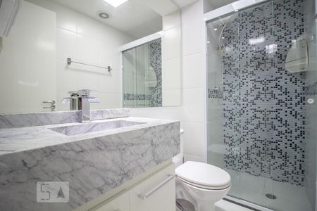 Banheiro de apartamento para alugar com 1 quarto, 33m² em Barra Funda, São Paulo