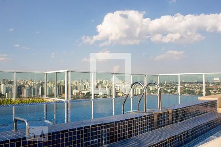 Studio para alugar com 42m², 1 quarto e 1 vaga Studio para alugar com 42m², 1 quarto e 1 vagaPiscina