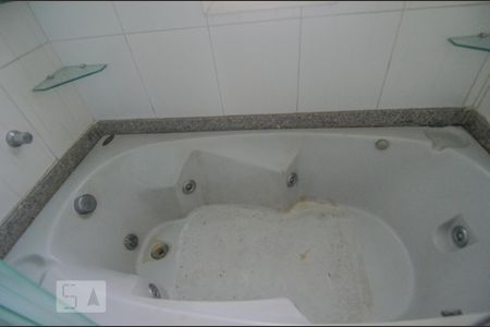 Casa à venda com 400m², 4 quartos e 4 vagasBanheira