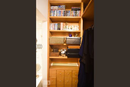 Apartamento à venda com 110m², 2 quartos e 2 vagasArmário da Suíte 2