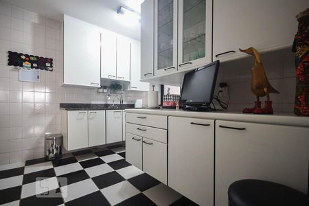 Apartamento à venda com 110m², 2 quartos e 2 vagasCozinha