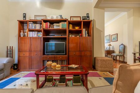 Sala de TV de casa à venda com 3 quartos, 210m² em Água Branca, São Paulo