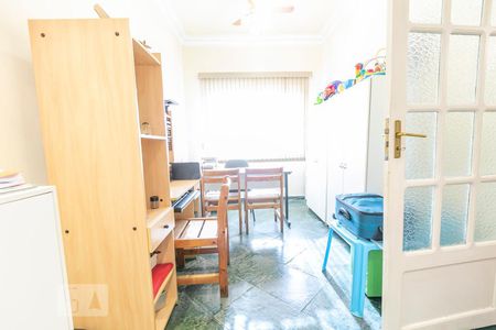 Casa à venda com 210m², 3 quartos e 2 vagasEscritório