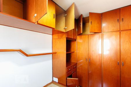 Quarto 2 de apartamento para alugar com 2 quartos, 65m² em Vila Guarani, São Paulo