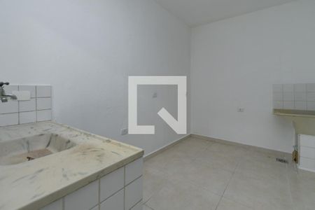 Casa para alugar com 150m², 2 quartos e 2 vagasEdícula - Cozinha