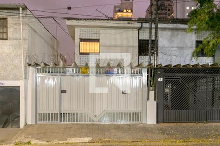 Casa para alugar com 150m², 2 quartos e 2 vagasFachada