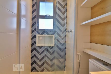 Banheiro de kitnet/studio para alugar com 1 quarto, 40m² em Sumarezinho, São Paulo