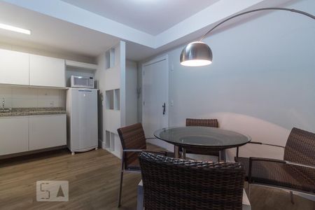 Sala de apartamento para alugar com 1 quarto, 56m² em Petrópolis, Porto Alegre