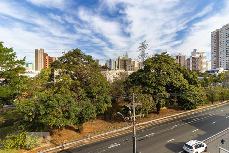 Vista da sacada de apartamento para alugar com 2 quartos, 70m² em Cambuí, Campinas