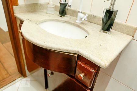 Casa à venda com 110m², 3 quartos e 1 vagaBanheiro