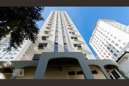 Apartamento à venda com 41m², 1 quarto e 1 vaga Apartamento à venda com 41m², 1 quarto e 1 vagaFachada