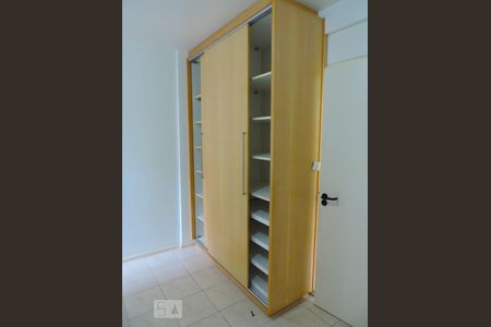 Quarto 2 - Armários de apartamento para alugar com 3 quartos, 85m² em Centro, Florianópolis