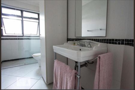 Apartamento à venda com 258m², 4 quartos e 4 vagasbanheiro