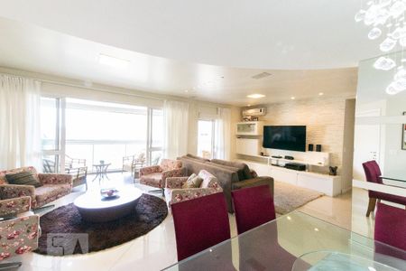 Apartamento para alugar com 125m², 3 quartos e 3 vagas Apartamento para alugar com 125m², 3 quartos e 3 vagasSala