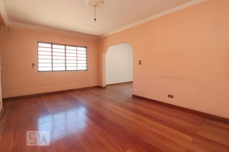 Casa à venda com 144m², 2 quartos e 2 vagas Casa à venda com 144m², 2 quartos e 2 vagasSala