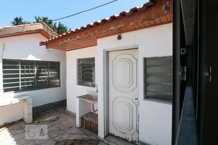 Casa à venda com 144m², 2 quartos e 2 vagas Casa à venda com 144m², 2 quartos e 2 vagasEdícula - Quintal