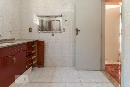 Casa à venda com 144m², 2 quartos e 2 vagas Casa à venda com 144m², 2 quartos e 2 vagasBanheiro