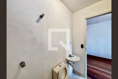 Banheiro Sala  de casa para alugar com 5 quartos, 144m² em Vila Madalena, São Paulo