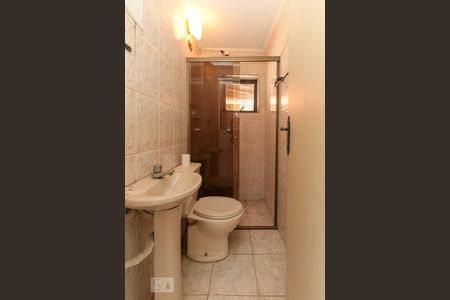 Casa à venda com 144m², 2 quartos e 2 vagas Casa à venda com 144m², 2 quartos e 2 vagasEdícula - Banheiro