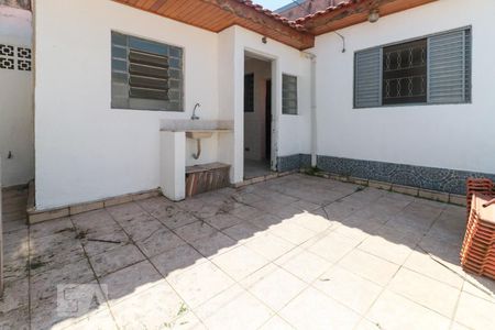 Casa à venda com 144m², 2 quartos e 2 vagas Casa à venda com 144m², 2 quartos e 2 vagasEdícula - Quintal