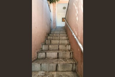 Casa à venda com 144m², 2 quartos e 2 vagas Casa à venda com 144m², 2 quartos e 2 vagasEscada acesso - 2