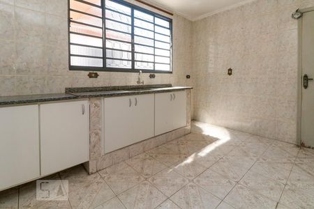 Casa à venda com 144m², 2 quartos e 2 vagas Casa à venda com 144m², 2 quartos e 2 vagasCozinha