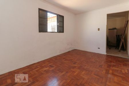 Casa à venda com 144m², 2 quartos e 2 vagas Casa à venda com 144m², 2 quartos e 2 vagasEdícula - Quarto