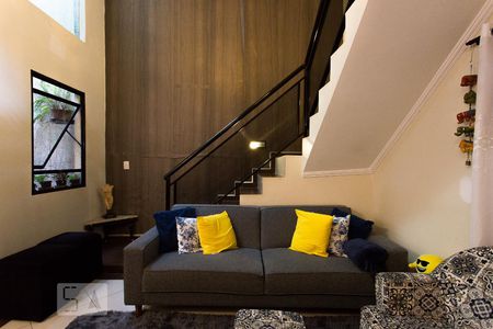 Sala de casa à venda com 3 quartos, 140m² em Vila Graciosa, São Paulo