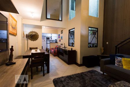 Sala de casa à venda com 3 quartos, 140m² em Vila Graciosa, São Paulo