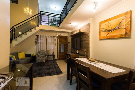 Sala de casa à venda com 3 quartos, 140m² em Vila Graciosa, São Paulo