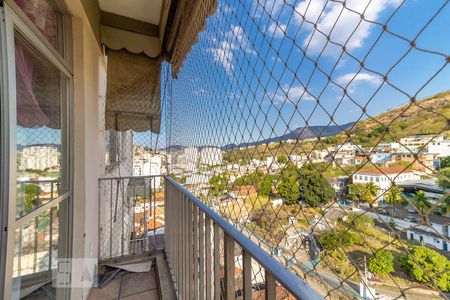 Apartamento à venda com 90m², 2 quartos e 1 vagaVaranda