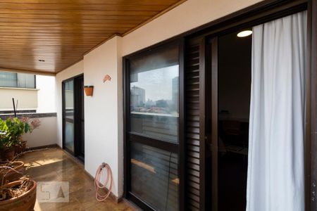 Apartamento para alugar com 280m², 4 quartos e 3 vagasVaranda dos quartos 1 e 2