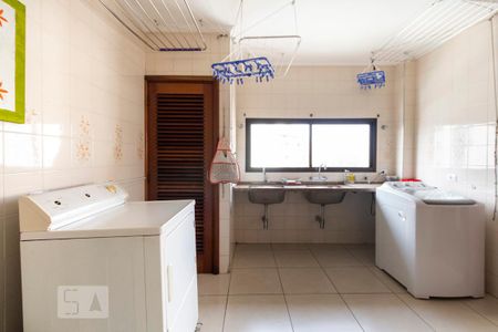 Apartamento para alugar com 280m², 4 quartos e 3 vagasÁrea de Serviço