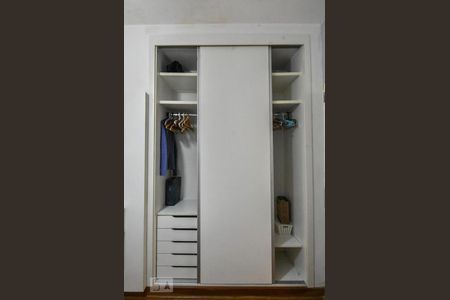 Casa à venda com 209m², 4 quartos e 2 vagasSuíte 01