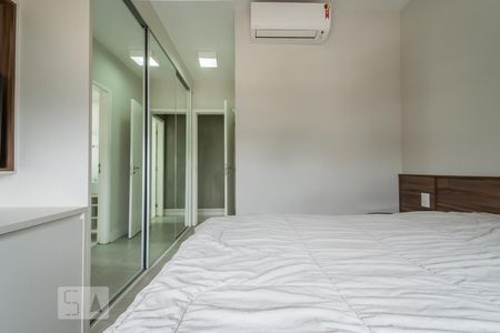 Apartamento à venda com 81m², 2 quartos e 2 vagas Apartamento à venda com 81m², 2 quartos e 2 vagasSuíte