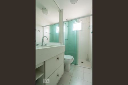 Apartamento à venda com 81m², 2 quartos e 2 vagas Apartamento à venda com 81m², 2 quartos e 2 vagasBanheiro Suíte