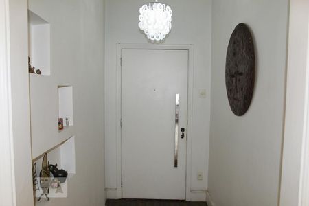 Hall de apartamento à venda com 3 quartos, 134m² em Laranjeiras, Rio de Janeiro