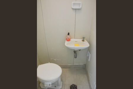 Apartamento à venda com 71m², 2 quartos e sem vagabanheiro da area de serviço 