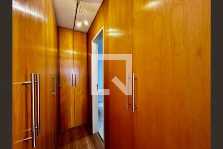 Apartamento para alugar com 70m², 2 quartos e 1 vagaCloset Suíte