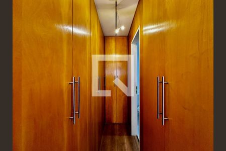 Apartamento para alugar com 70m², 2 quartos e 1 vagaCloset Suíte