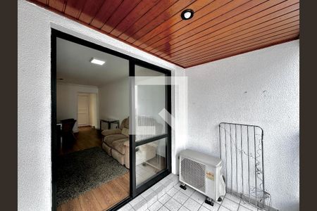 Apartamento para alugar com 70m², 2 quartos e 1 vagaSacada Sala