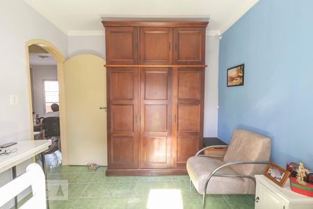 Casa à venda com 187m², 6 quartos e 2 vagasQuarto 1